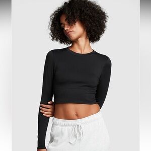 PINK Black Seamless Long-Sleeve Crop Top